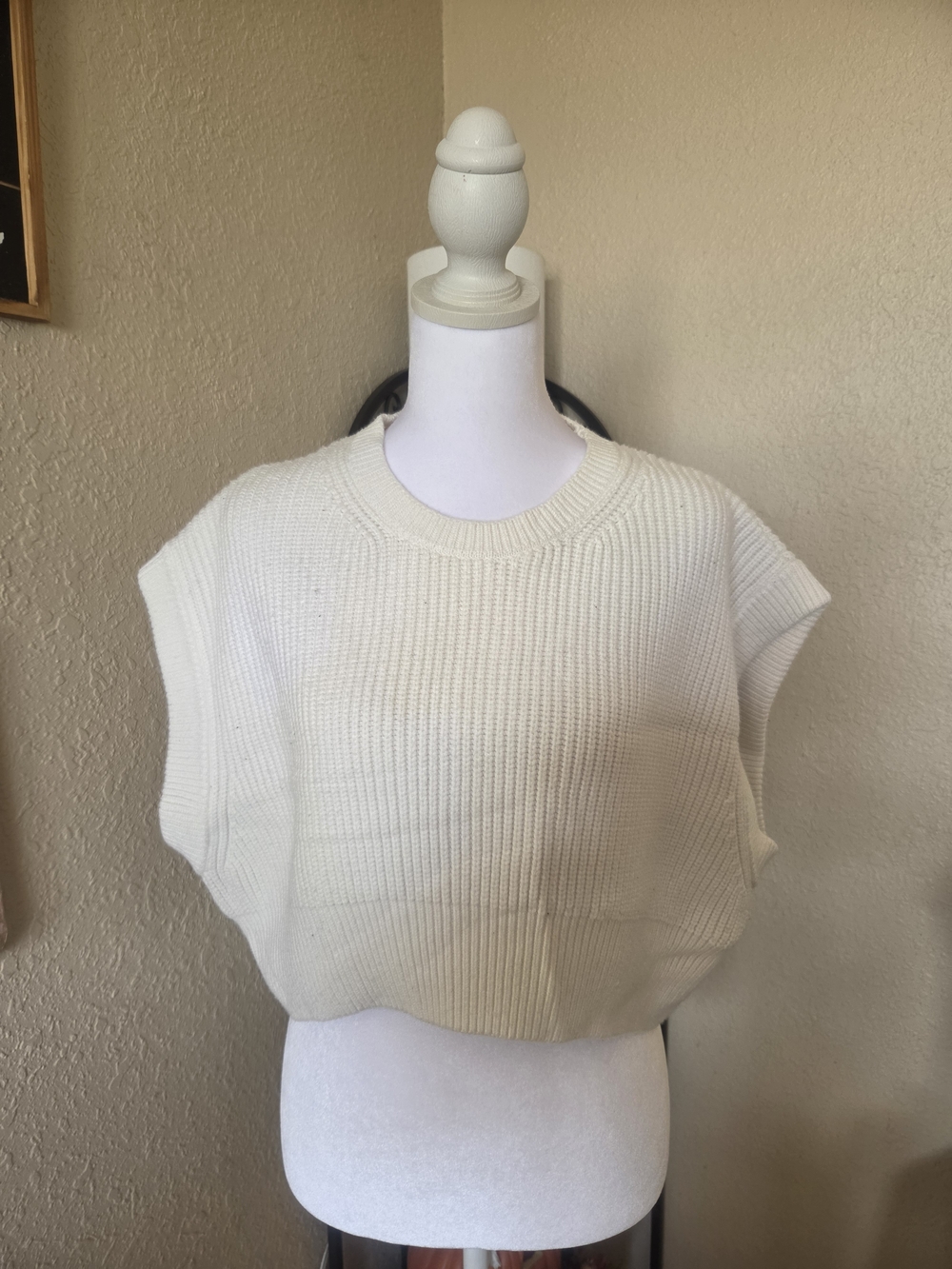 Zara Cream Sleeveless Crewneck Knit Vest